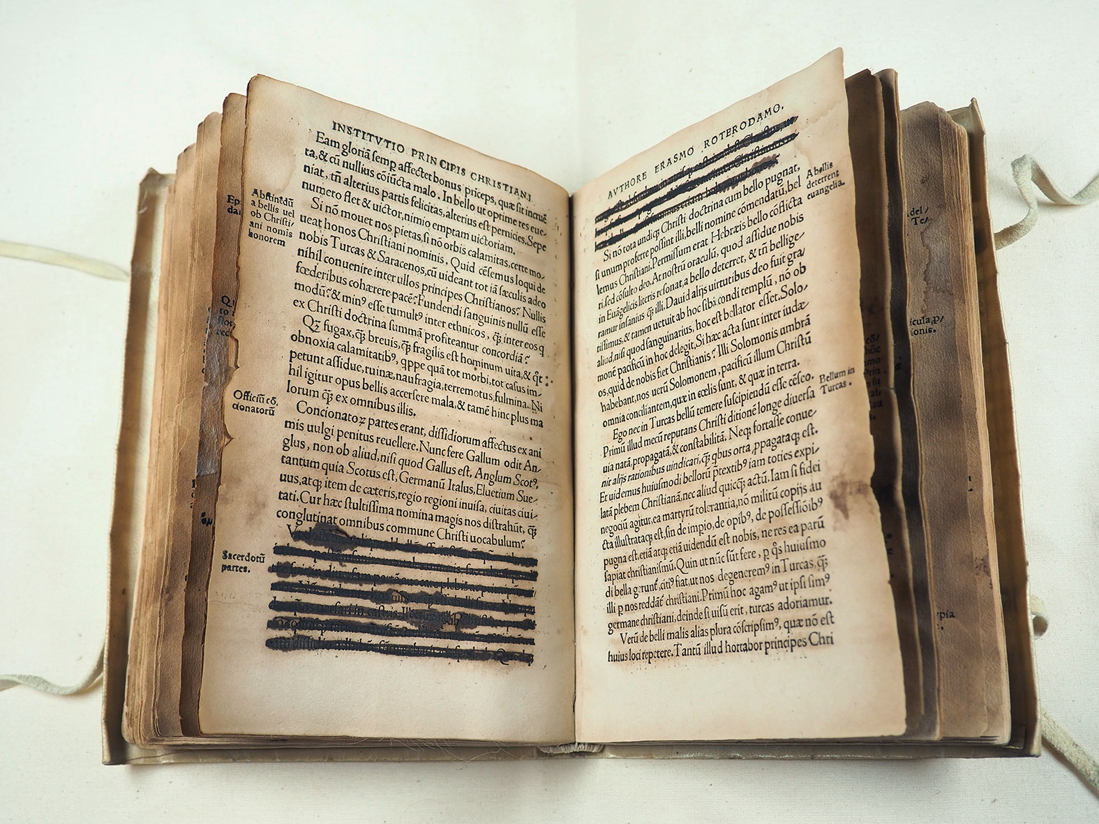 Livre précieux Erasme © musées Maison d'Erasme & Béguinage Livre précieux Erasme © musées Maison d'Erasme & Béguinage